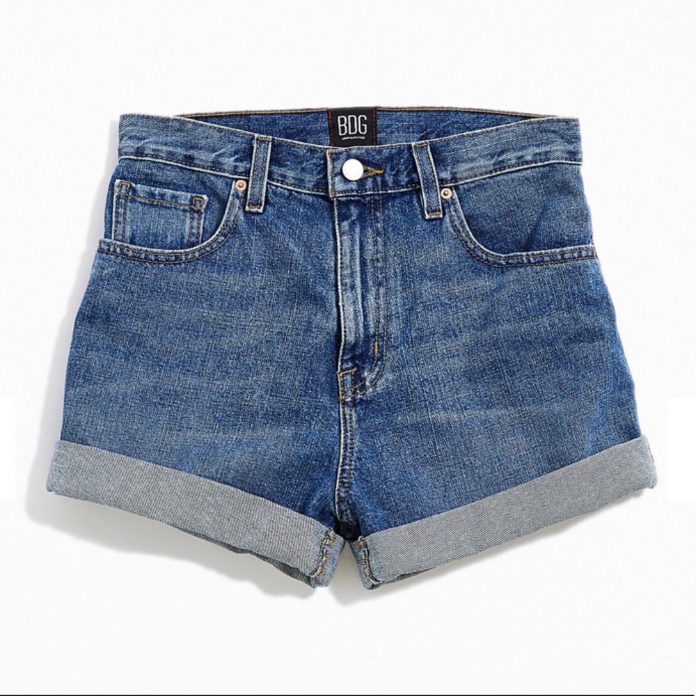BDG High-Waisted Mom Short - Medium Wash
